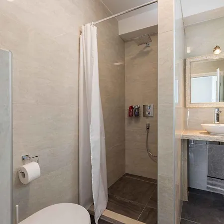 Anela 43259 Πόρετς