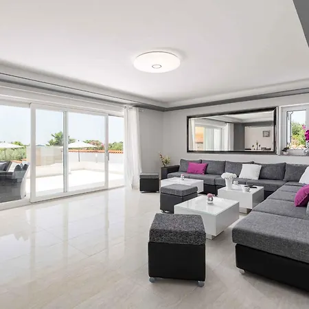 Anela 43259 Villa